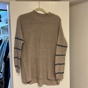 American eagle thin sweater. Made for leggings